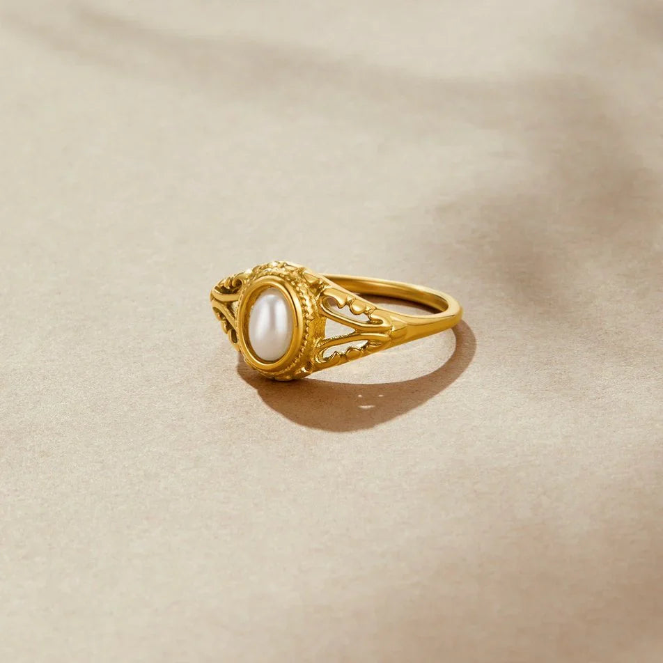 Vintage Pearl Filigree Gold Ring – view 4