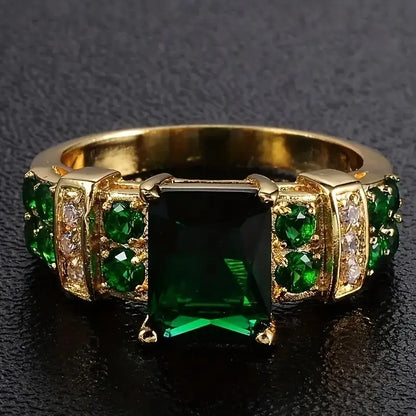 Emerald-Green Statement Gold Ring – view 3