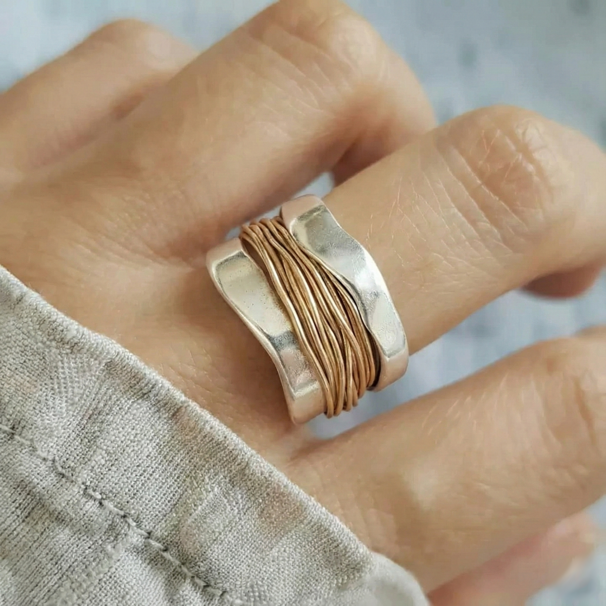 Two-Tone Golden Thread Ring – view 4