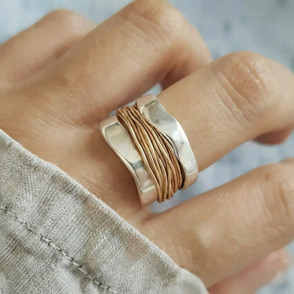 Two-Tone Golden Thread Ring – view 4
