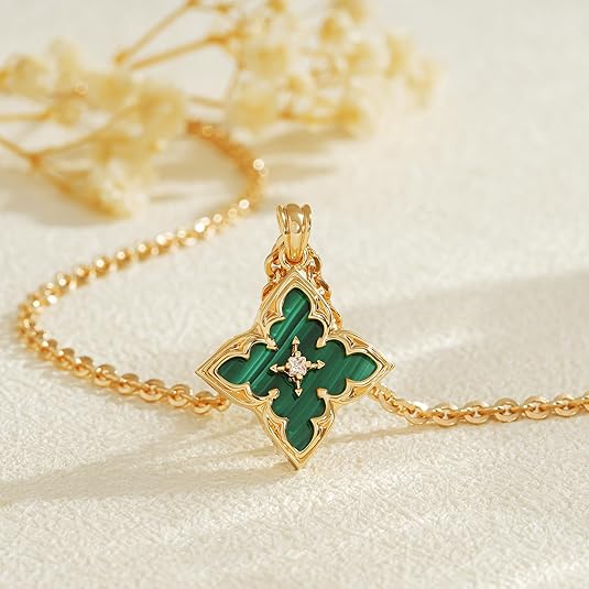 Emerald-Green Clover Gold Pendant Necklace