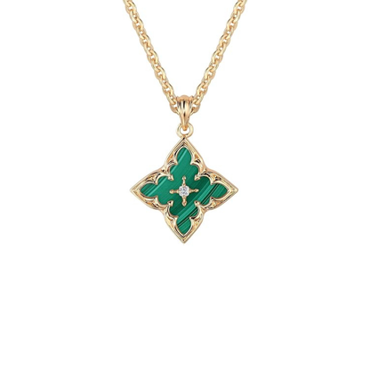 Emerald-Green Clover Gold Pendant Necklace – view 2