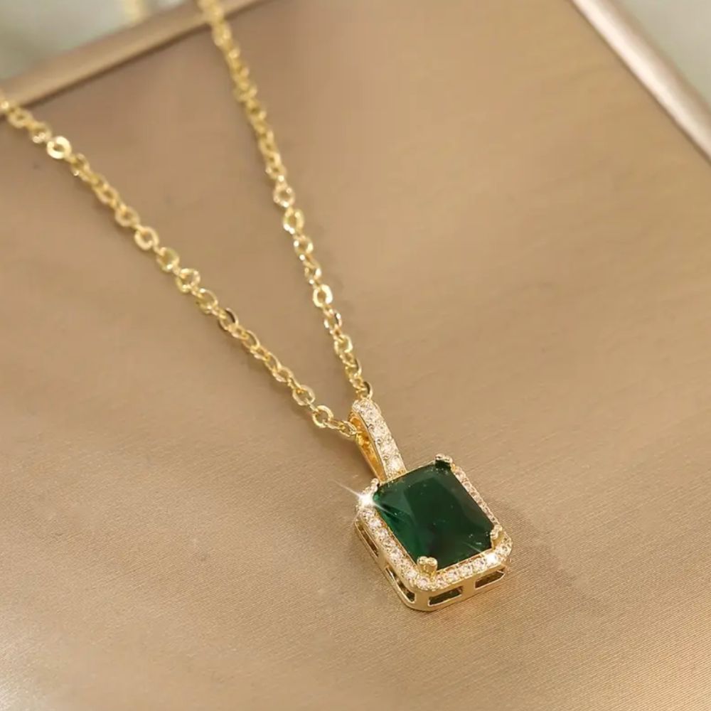 Emerald-Green Halo Pendant Gold Necklace – view 5