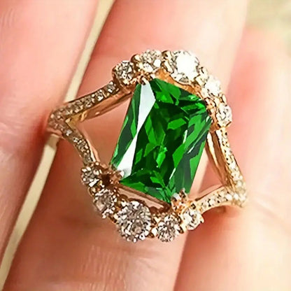 Emerald-Green Vintage Cocktail Gold Ring – view 2