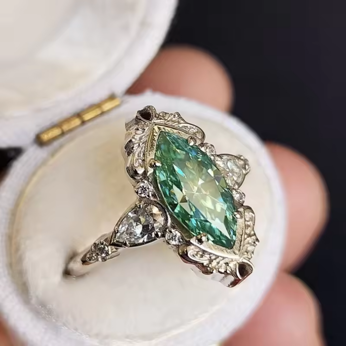 Green Marquise Vintage Silver Ring – view 5