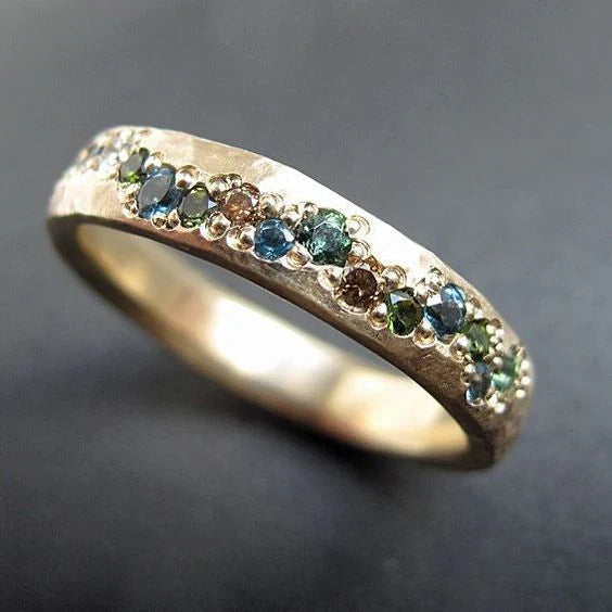 Hammered Gold Scattered Stone Ring