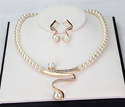 Pearl Ribbon Gold Necklace Set