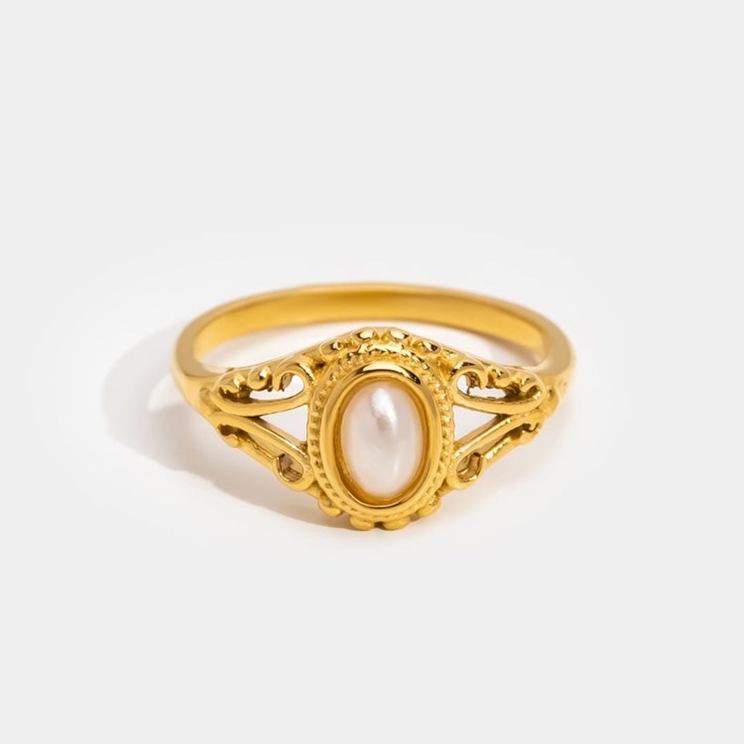 Vintage Pearl Filigree Gold Ring