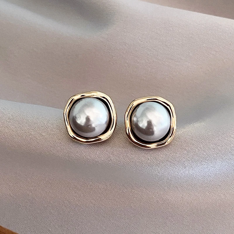 Pearl Square Stud Earrings
