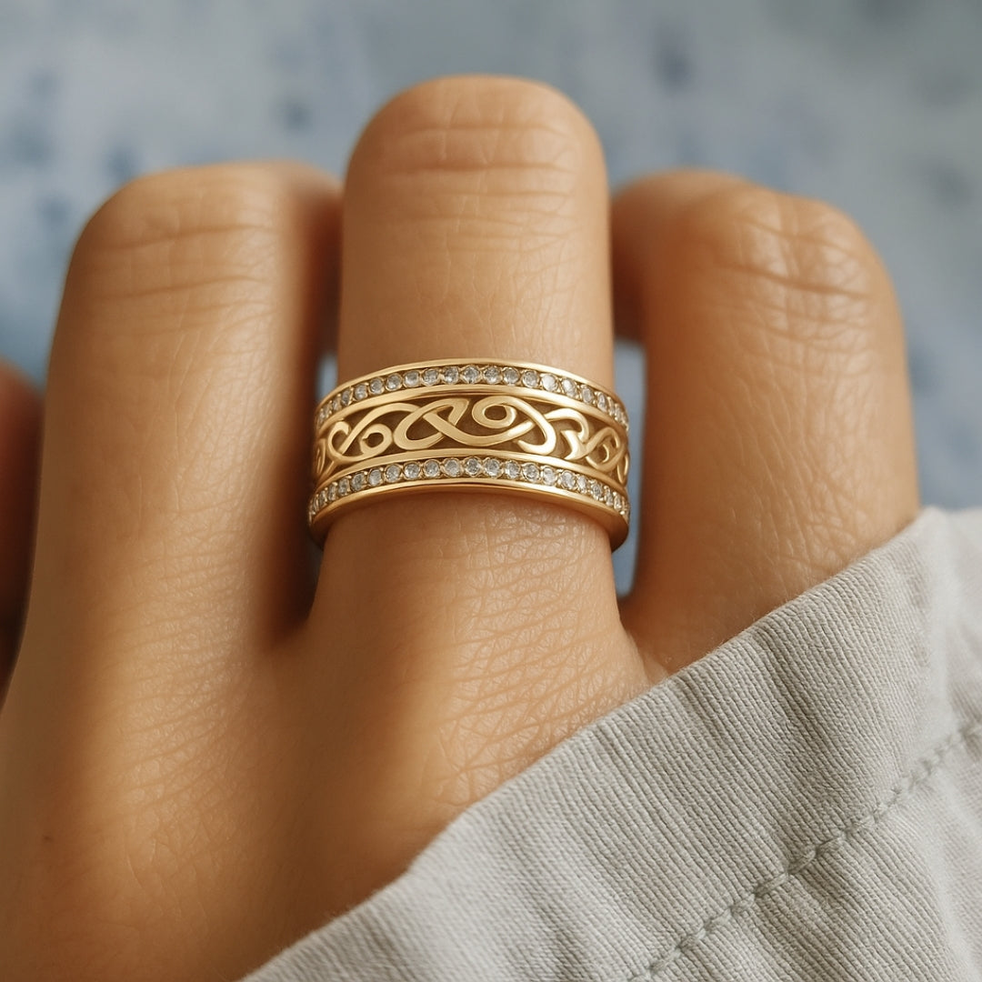 Filigree Gold Band Ring – view 4